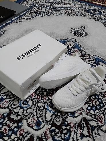 nike react: Кроссовки, 35, Fashion, Новый, цвет - Белый, Платная доставка — 1