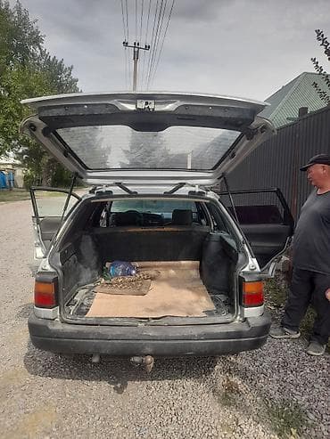 Volkswagen Passat: 1990 г., 1.8 л, Бензин, Универсал