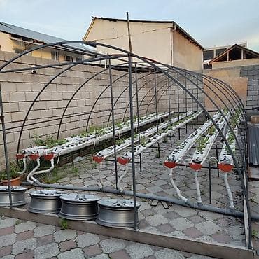 высокие грядки: Продаю готовый парник с клубникой Состав и особенности: - Каркас — 1