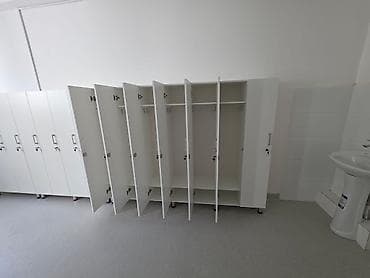 Эмерек: Кийим чечүүчү жай үчүн шкаф, Жаңы — 1