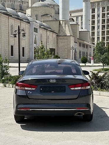 Продажа авто: Kia K5: 2017 г., 2 л, Автомат, Газ, Седан — 5
