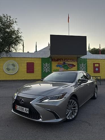 Lexus ES: 2020 г., Гибрид, Седан