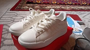 Угги: Женская кроссовка. Бренд - XTEP. Размер-38. Одела один раз. Покупала — 1