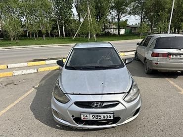 Hyundai Solaris: 2013 г., 1.6 л, Механика, Бензин, Седан