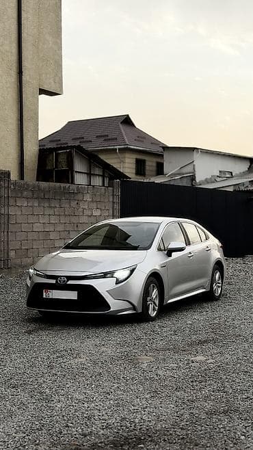 prius prim: Toyota Corolla: 2021 г. — 2