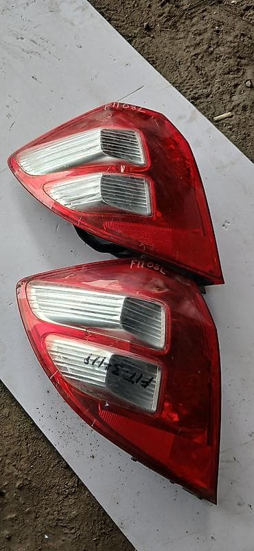 фит замок: Задний левый стоп-сигнал Honda 2008 г., Б/у, Оригинал, Япония — 1