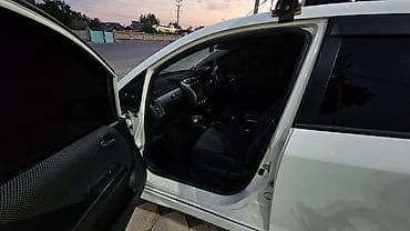 шлем танкистов: Honda Fit: 2004 г., 1.5 л, Бензин — 6