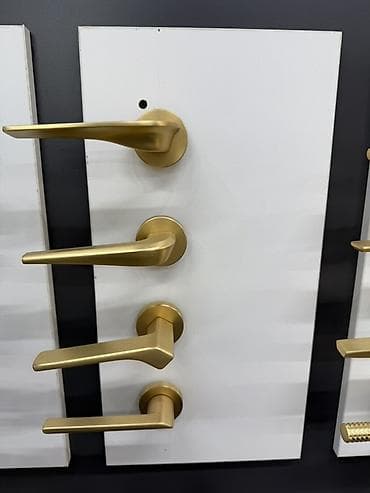 Дверные ручки: Дверная ручка, Для межкомнатных дверей, Металлические, Без установки — 1