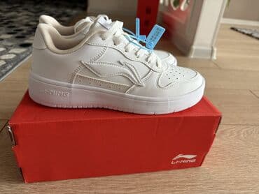 Кроссовки, 38, Новый, цвет - Белый, Бесплатная доставка