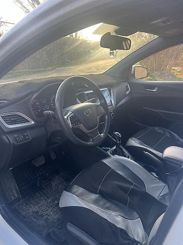 lada 4x4: Hyundai Solaris: 2019 г., 1.6 л, Автомат, Бензин, Седан — 7