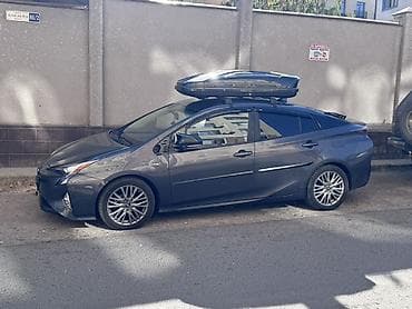 2017: Toyota Prius: 2017 г., 1.8 л, Гибрид, Хэтчбэк — 2