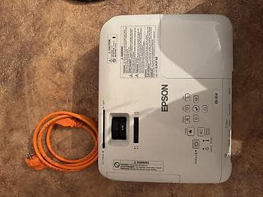 Проектор Epson EB-X04 (LCD) - Технология: 3LCD - Разрешение: XGA