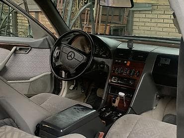 е34 1995: Mercedes-Benz C-Class: 1995 г., 2 л, Автомат, Газ, Седан — 6
