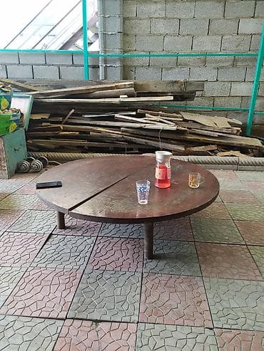 Продаю стол