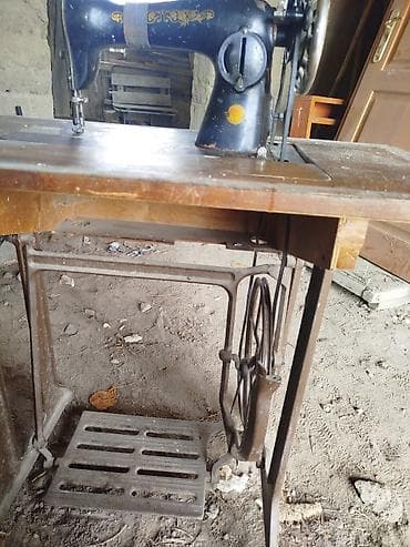 принтер каракол: Антикварная ножная швейная машина с чугунным приводом и деревянным — 2