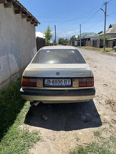 Volkswagen Passat: 1990 г., 1.8 л, Механика, Бензин, Седан — 4