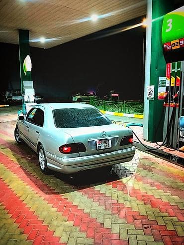 uni 260b: Mercedes-Benz E-Class: 1997 г., 2.3 л, Механика, Бензин, Седан — 7