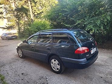 Toyota Avensis: 2001 г., 2 л, Механика, Бензин, Универсал