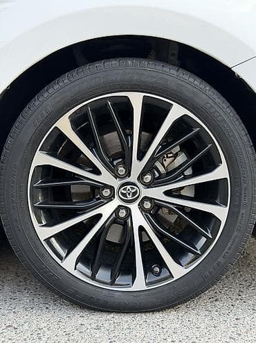 Toyota Camry: 2019 г., 2.5 л, Автомат, Бензин, Седан — 9