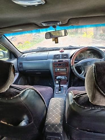 leksus 570: Седан серебристого цвета, 4 двери, правый руль. Кузов классической — 7