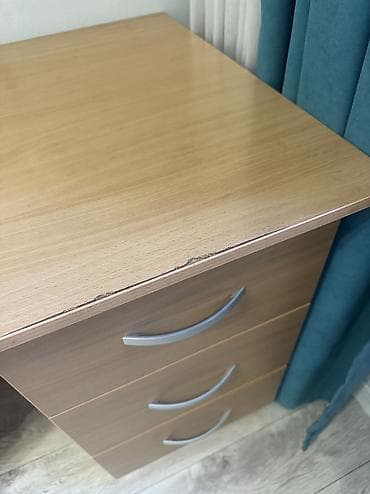 Столы: Письменный стол, Б/у — 4