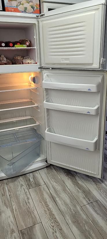blend group: Холодильник Beko, Б/у, Двухкамерный — 2