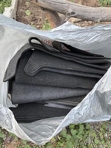 полики ворсовые: Родные Ворсовые Полики Для салона Honda, цвет - Черный, Б/у — 2