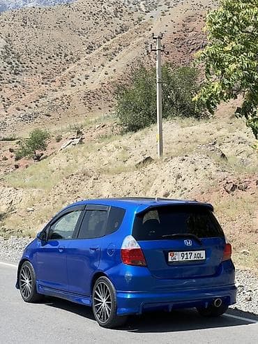 Продажа авто: Honda Fit: 2002 г., 1.3 л, Вариатор, Бензин, Хэтчбэк — 2