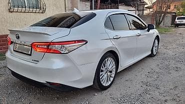 Продажа авто: Toyota Camry: 2017 г., 2.5 л, Вариатор, Бензин, Седан — 3