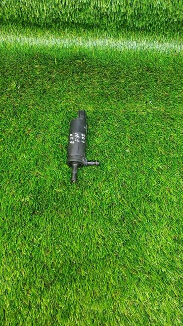 e91: Насос фароомывателя / омывателя фар 67 —-12 8 377 —-613 На БМВ Е36 — 1