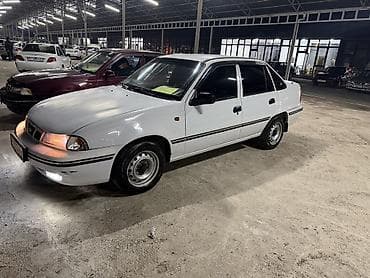 Daewoo Nexia: 2005 г., 1.6 л, Механика, Бензин, Седан