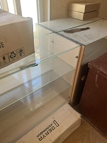 Оборудование для бизнеса: Стеклянная витрина/прилавок для магазинов и салонов.4 шт в наличии - — 3