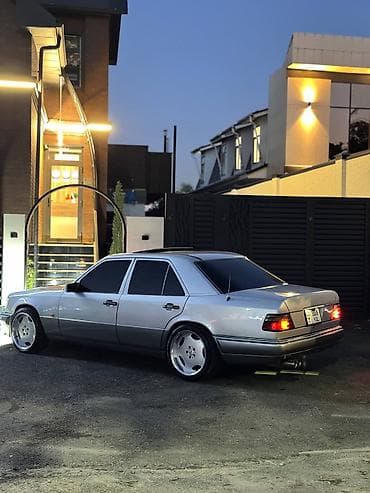 class: Mercedes-Benz W124: 1994 г., 3.2 л, Автомат, Бензин, Седан — 6