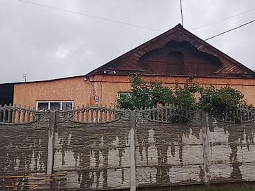 продаю дом в ак ордо 1: Дом с приусадебным участком и хозяйственными постройками. - Кирпичный — 1