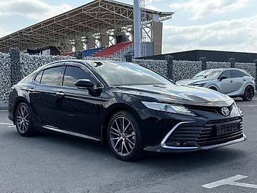 Toyota Camry: 2022 г., 3.5 л, Автомат, Бензин, Седан — 4