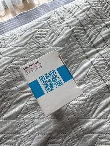 склон: La Roche-Posay Toleriane Rosaliac AR LSF 30 (UVB+UVA) - Успокаивающий — 2