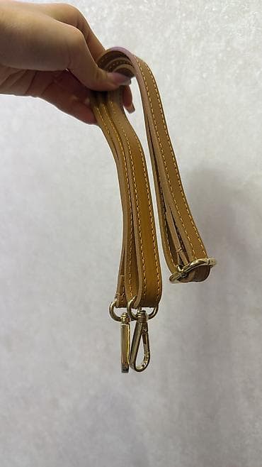 электрические носки: Сумка из натуральной кожи, производство — Италия. Цвет — 5