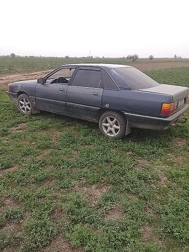 Audi 100: 1986 г., Седан