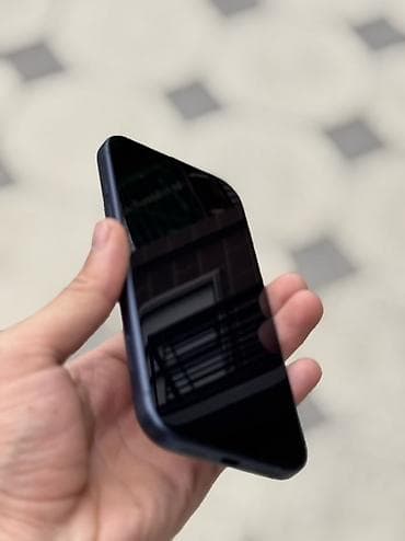 IPhone 17 Pro, Б/у, 256 ГБ, Синий, Зарядное устройство, Чехол, Коробка, 99 %