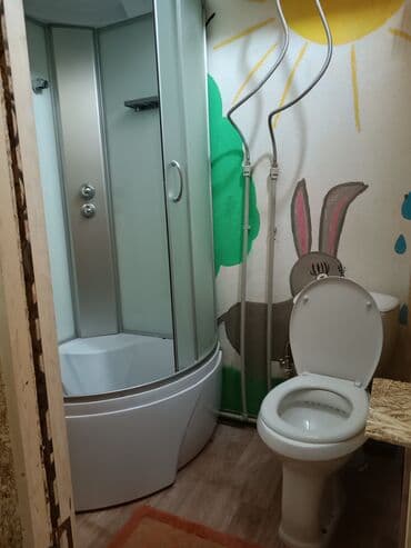 суточный квартира ош зайнабидинова: 1 бөлмө, Душ кабинасы, Жаздык, жууркан-төшөк каптары, Интернет, Wi-Fi — 4