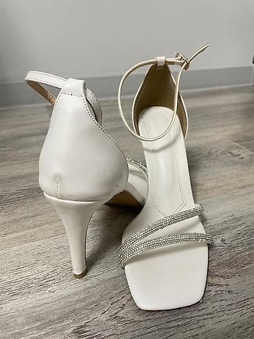 nike react: Босоножки, 38, Б/у, цвет - Белый, Самовывоз — 2