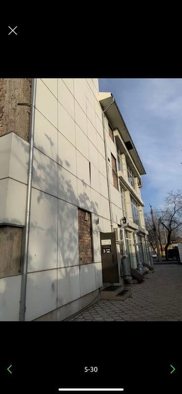 куплю коммерческую недвижимость с арендаторами: Продаётся отдельно стоящие здание по первой линии улицы Байтик Баатыра — 5