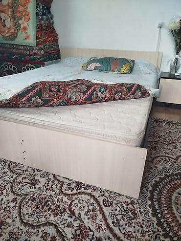 спальные мебель: Спальный гарнитур в светлом дубе с контрастными темными вставками — 3