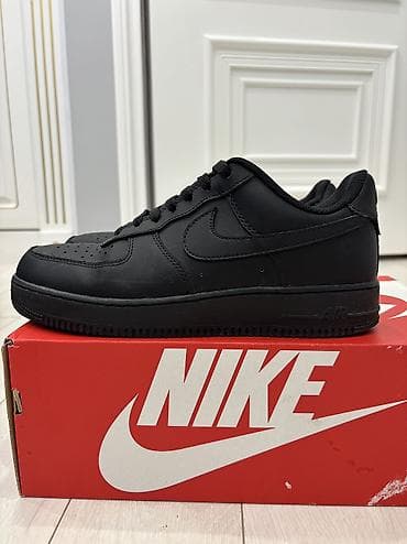 Мужские кроссовки, 42, Nike, Б/у, цвет - Черный, Платная доставка