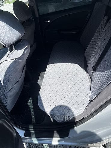 Транспорт: Toyota Avensis: 2002 г., 2 л, Механика, Бензин, Универсал — 6