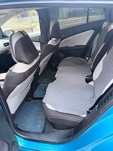 runx alex: Toyota Prius: 2017 г., 1.8 л, Вариатор, Гибрид, Хэтчбэк — 5