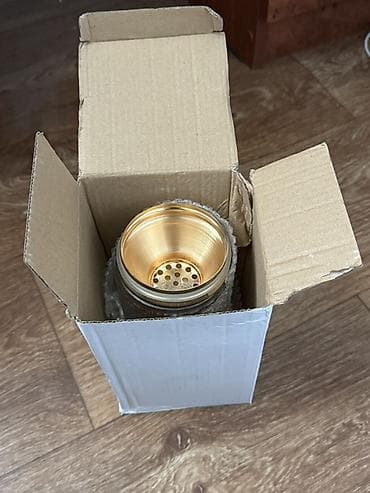 пластиковый бутылка: Коктейльный шейкер Beluga Vodka - Элегантный шейкер с рельефным — 3