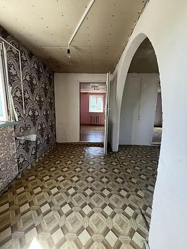 продаю участок военный антоновка: Продаётся кирпичный дом с участком и капитальным забором из блоков — 10