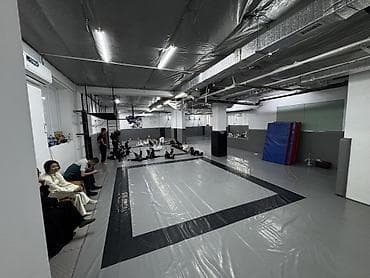 боксерский зал: Продаётся действующий спортивный зал по адресу: ул. Исакиева, 18/17 — 1