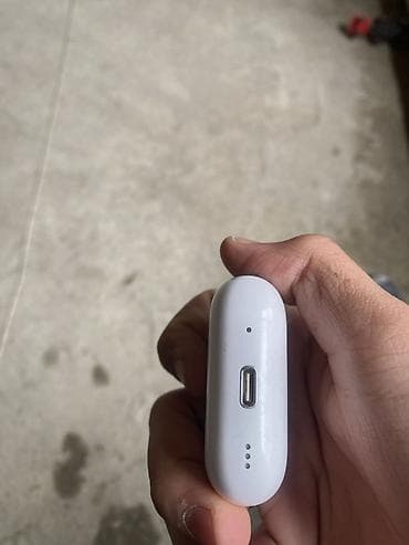 galaxy buds: Беспроводные наушники-вкладыши с зарядным кейсом - Форм-фактор — 3